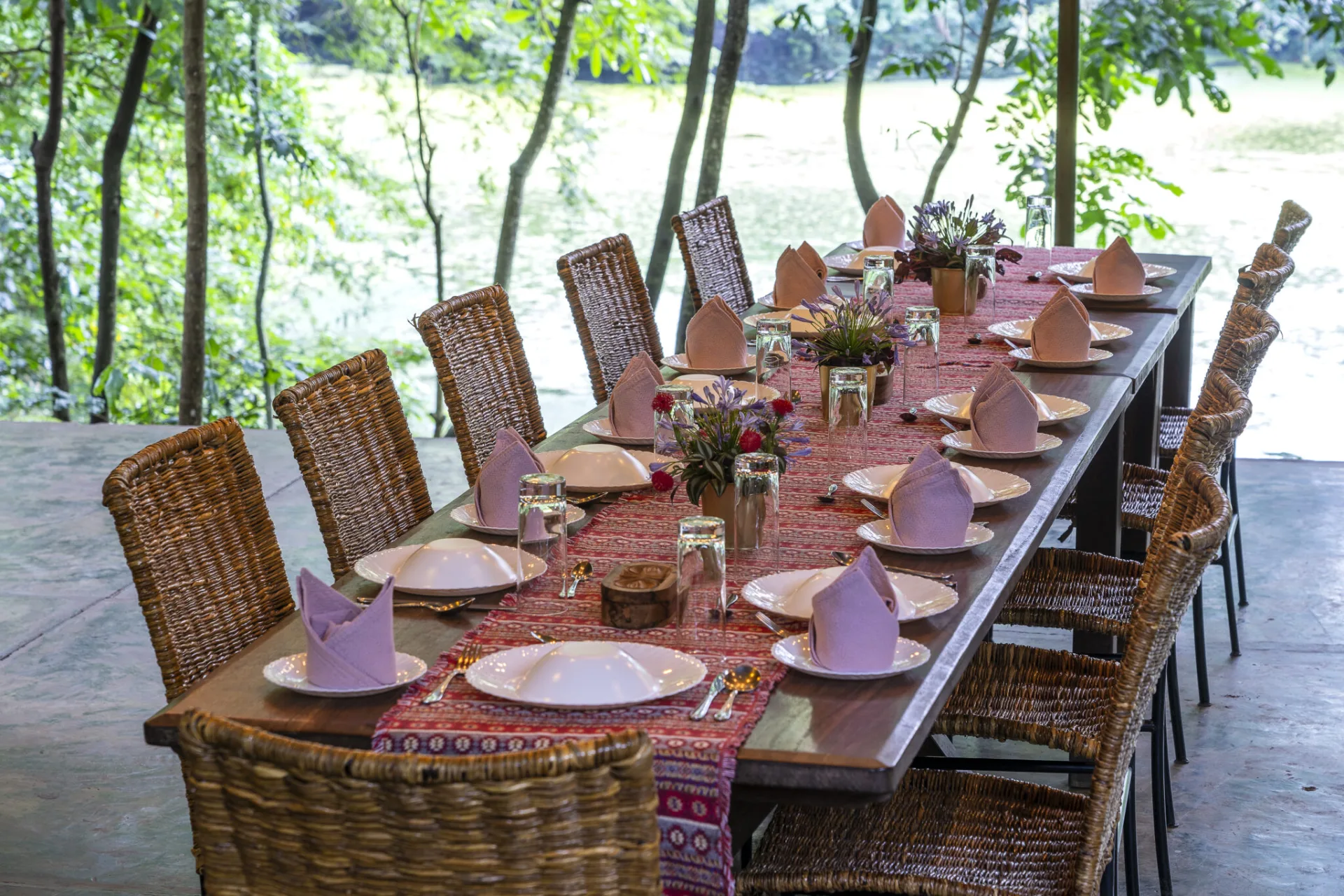 Bar and restaurant at Nzoghu Heritage Safari Camp